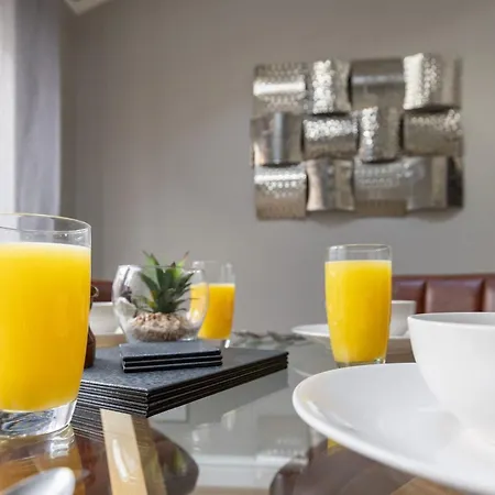 Prospect Place - - Free Parking Holiday home *