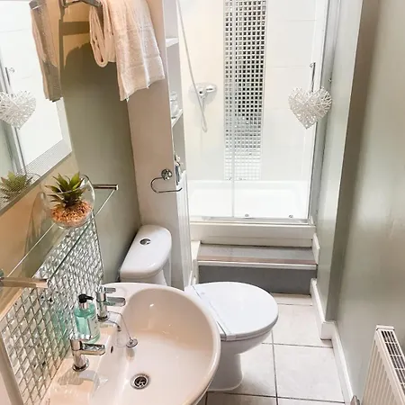 Holiday home Prospect Place - - Free Parking York