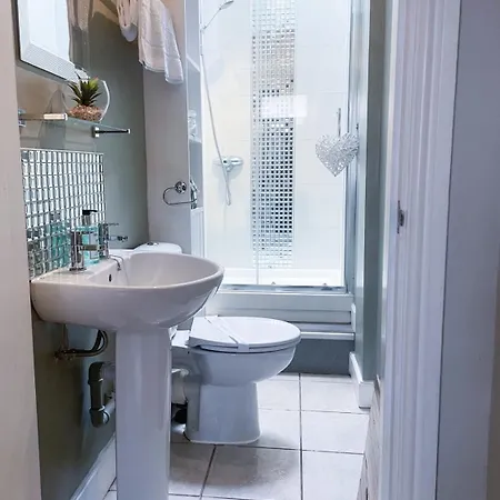 Holiday home Prospect Place - - Free Parking *