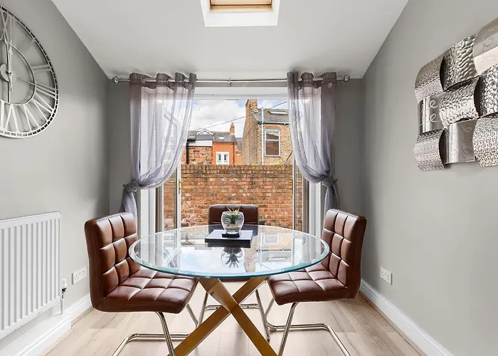 Prospect Place - - Free Parking